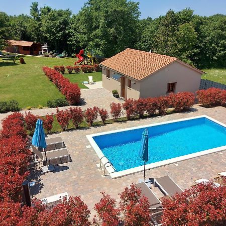 Guest House Flora Pazin Dış mekan fotoğraf