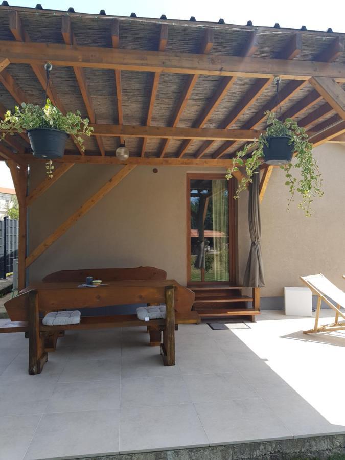 Guest House Flora Pazin Dış mekan fotoğraf