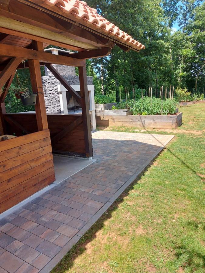 Guest House Flora Pazin Dış mekan fotoğraf