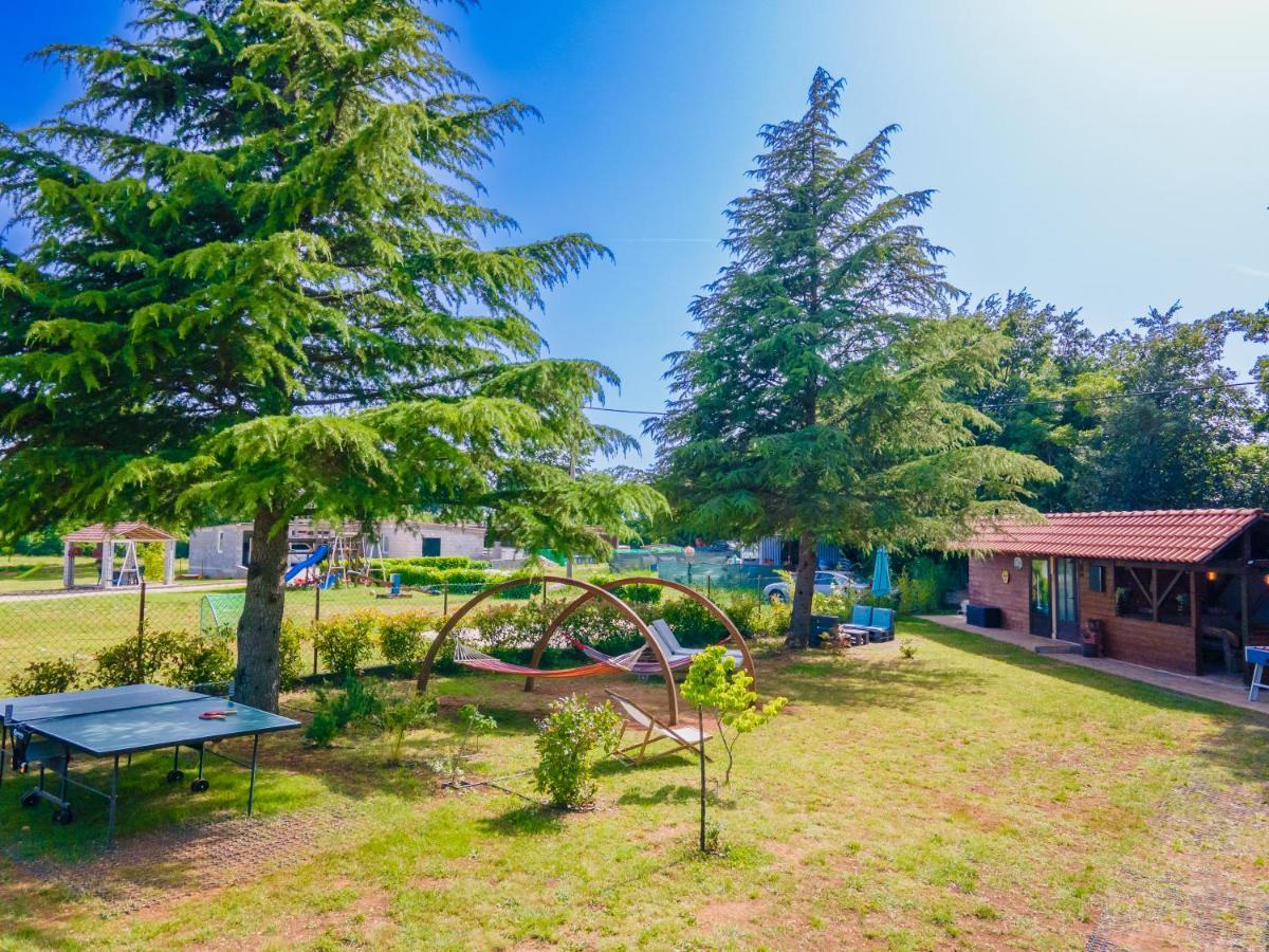 Guest House Flora Pazin Dış mekan fotoğraf