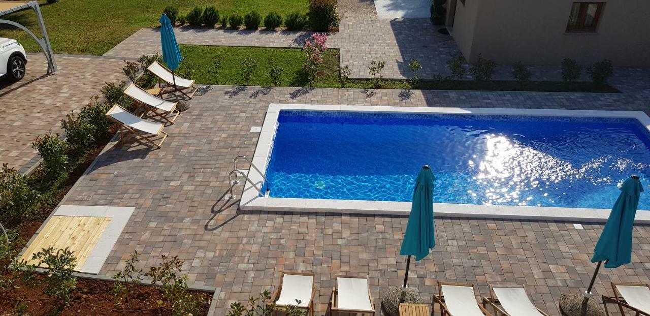 Guest House Flora Pazin Dış mekan fotoğraf
