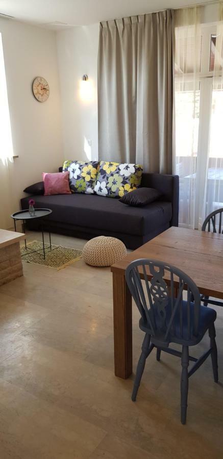 Guest House Flora Pazin Dış mekan fotoğraf