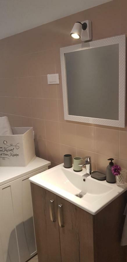 Guest House Flora Pazin Dış mekan fotoğraf